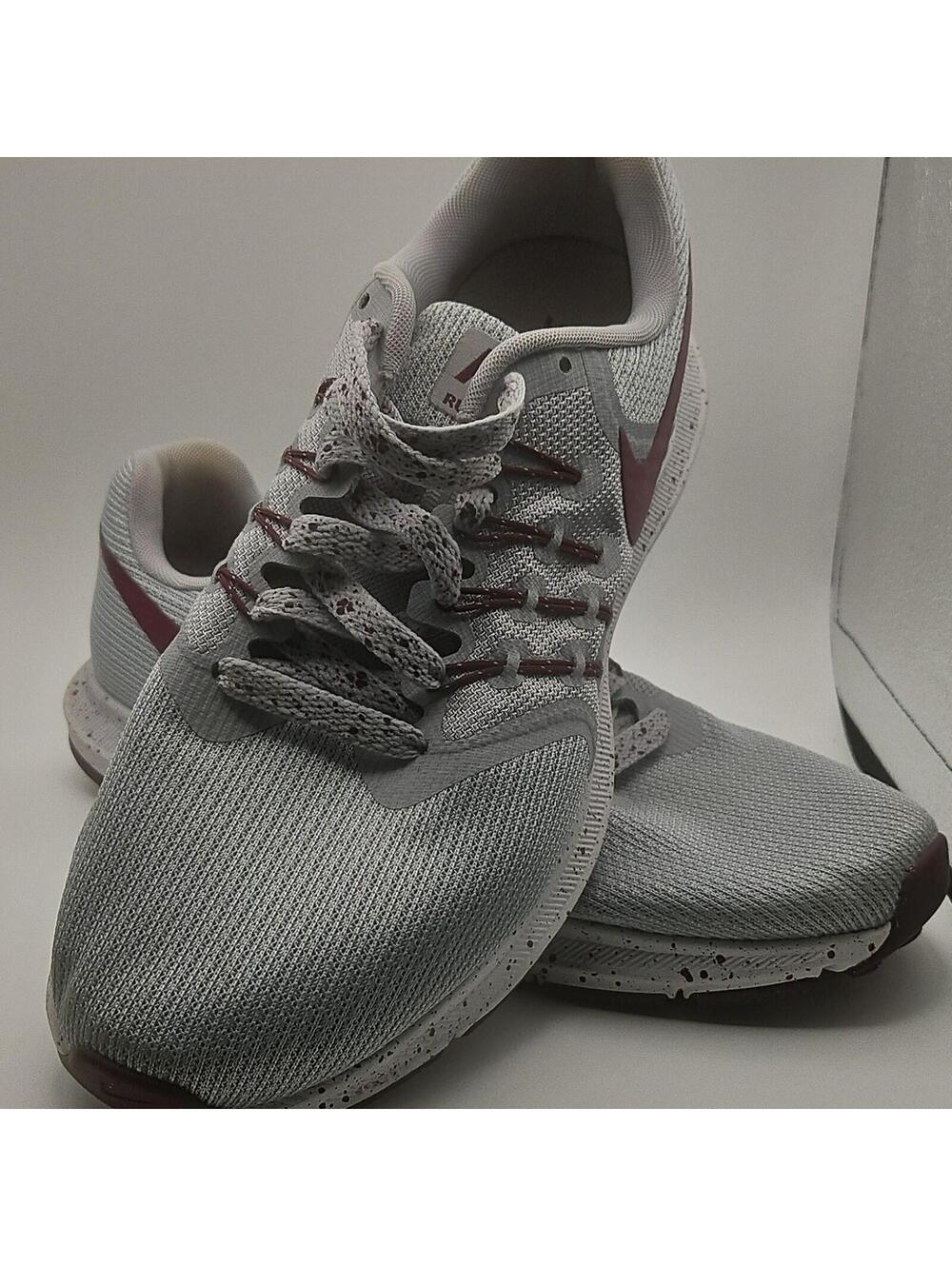 Nike Run Swift Women's Running Sneakers Size 8 Gray/Maroon BQ3133-002.